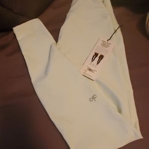 HW tech lift air brush leggings